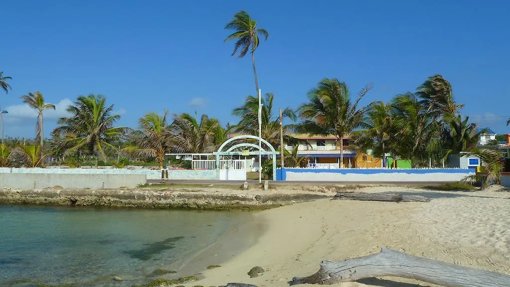 Yellow Moon Guesthouse & Apartments San Andrés