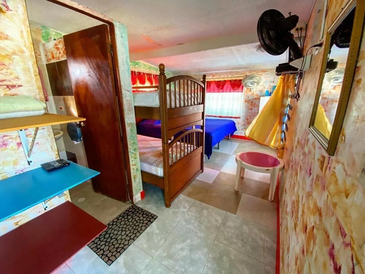 Yellow Moon Guesthouse & Apartments San Andrés